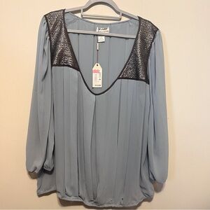 Max Studio Specialty Womens Plus Size Pleated blouse Size 3XNWT